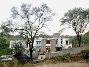 Siswan Jungle Lodge Baddi Exterior photo